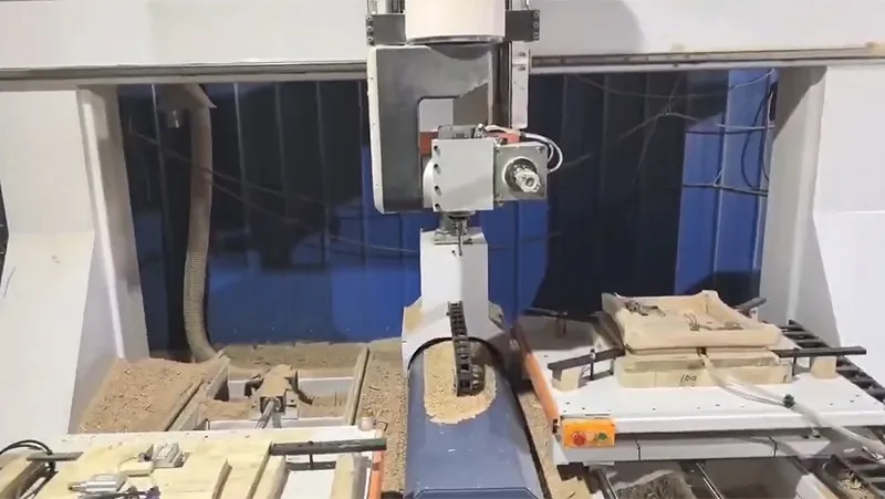 CNC Tour 5 axes à double table - perçage