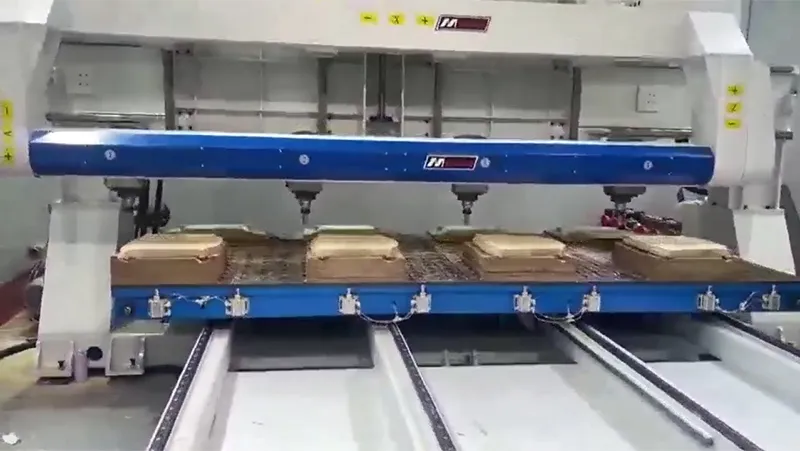 CNC centre d'usinage  5 axes à quatre tables - façonnage et ponçage 2