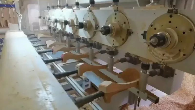 CNC centre d'usinage 5 axes et à 8 broches