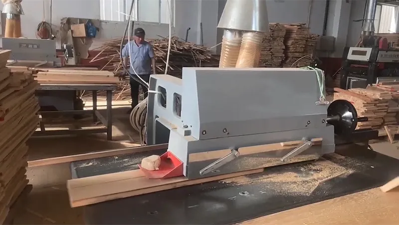 CNC Scie à déligner pour coupes droites