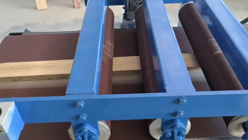 Ponceuse à bande double face compacte