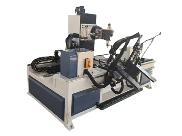 CNC centre d'usinage  5 axes pour le bois