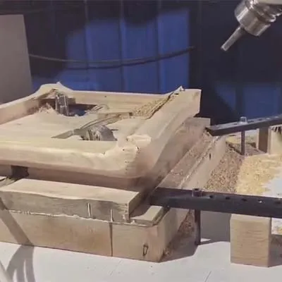 CNC centre d'usinage  5 axes à deux tables pour le bois