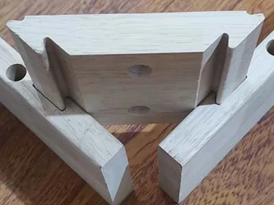 Machine à tenonner pour pièces courbes
