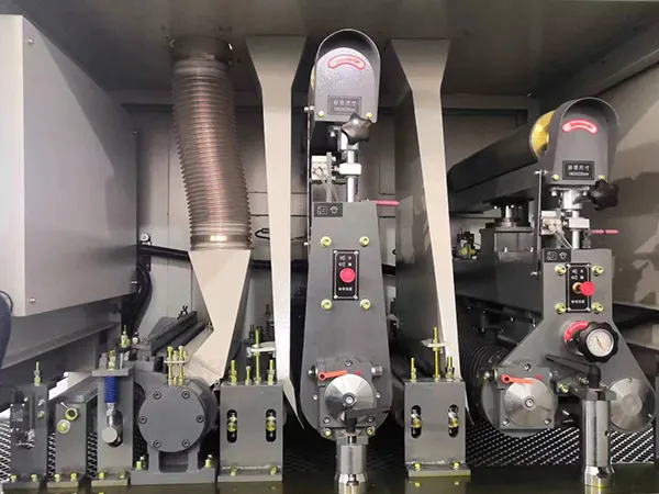 Machine à Poncer