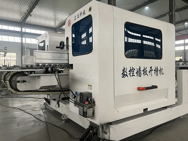 CNC machine à rainurer pour panneaux muraux (double face)